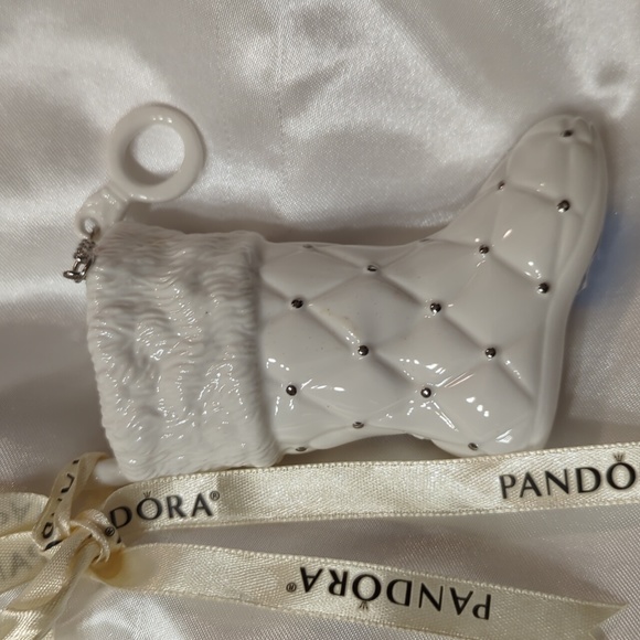 Pandora 2012 Christmas Ornament - Picture 2 of 5
